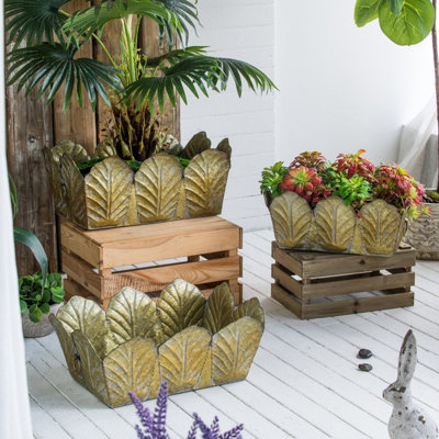Ensemble de 3 pots à fleurs en métal vieilli en 3 tailles: 22 x 16,7 x 8,3 po, 21 x 16,5 x 7,3 po, 18 x 13,5 x 7 po