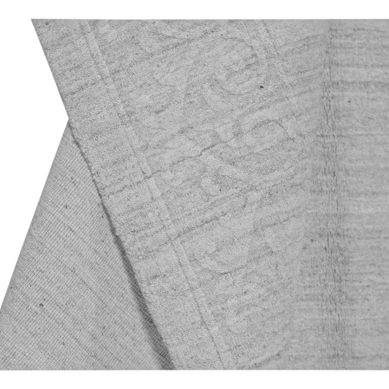Tapis gris clair noué à la main