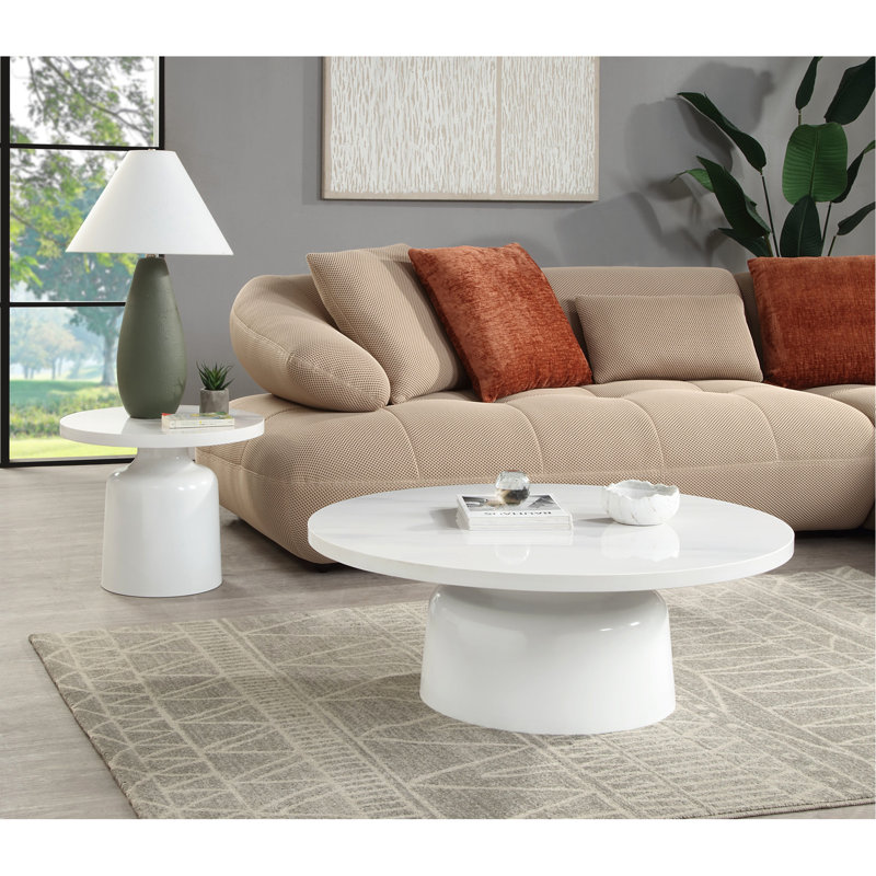 Table en marbre d'ingénierie avec une surface blanche brillante élégante