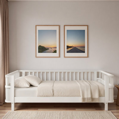 Lit pour enfant à profil bas avec coin arrondi lisse et support en lattes de bois