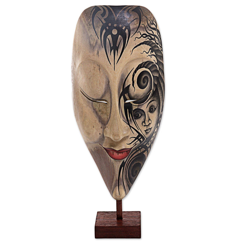 Masque de bois ensorcelé