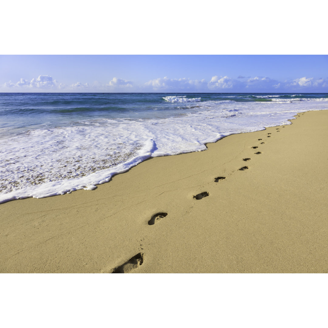 Sand, Fußabdrücke, Pazifik Brandung, Tropischer Strand, Kauai, Hawaii von Dszc - No Frame Print on Canvas