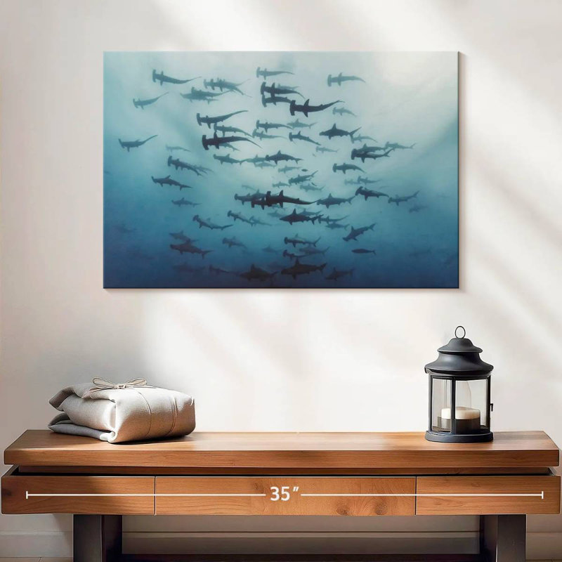 Frisson de requins marteaux, H 16 po x l 24 po