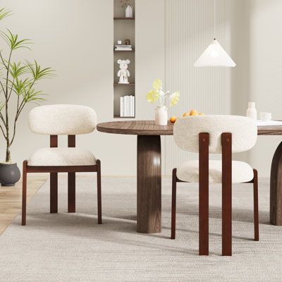 Chaise rembourrée en bois massif avec dossier ergonomique rembourré