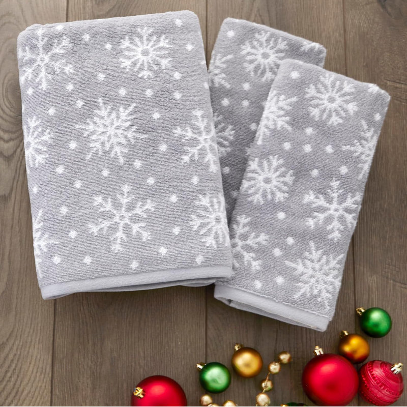Winter Scattered Snowflakes Bath Towel, Grey