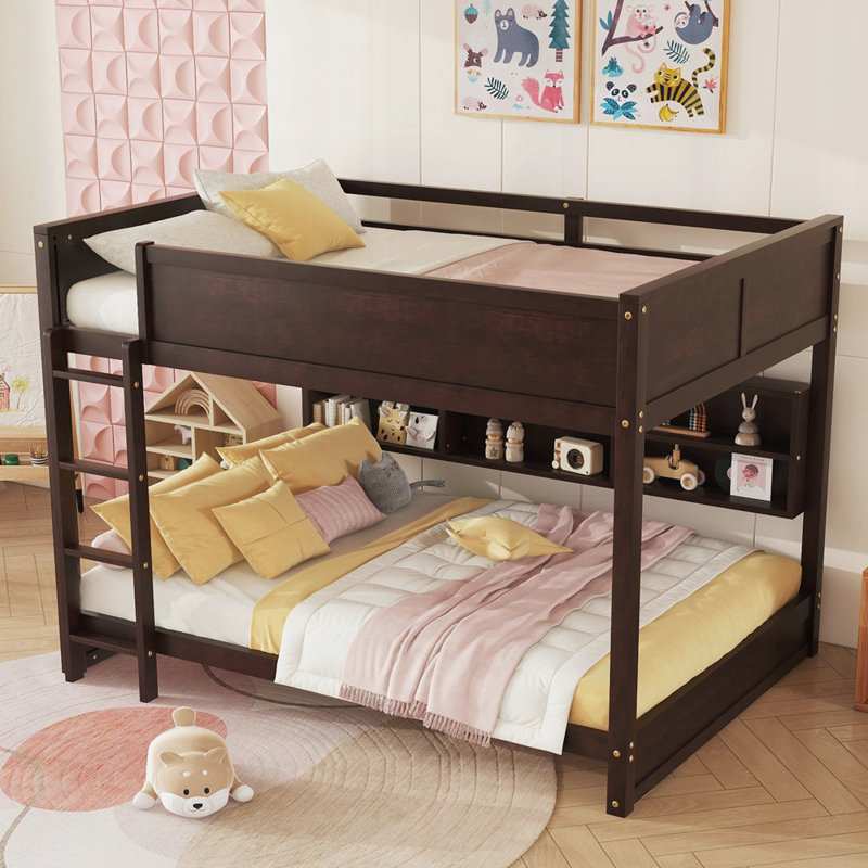 Grand lit sur grand lit avec armoires de rangement intégrées, Brun