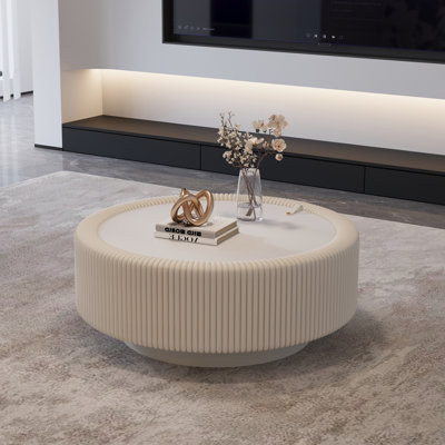 Table basse ronde blanche cannelée avec plateau en verre trempé, structure en similicuir, base en métal émaillé cuit et rangement caché, table d'appoint minimaliste moderne pour le salon