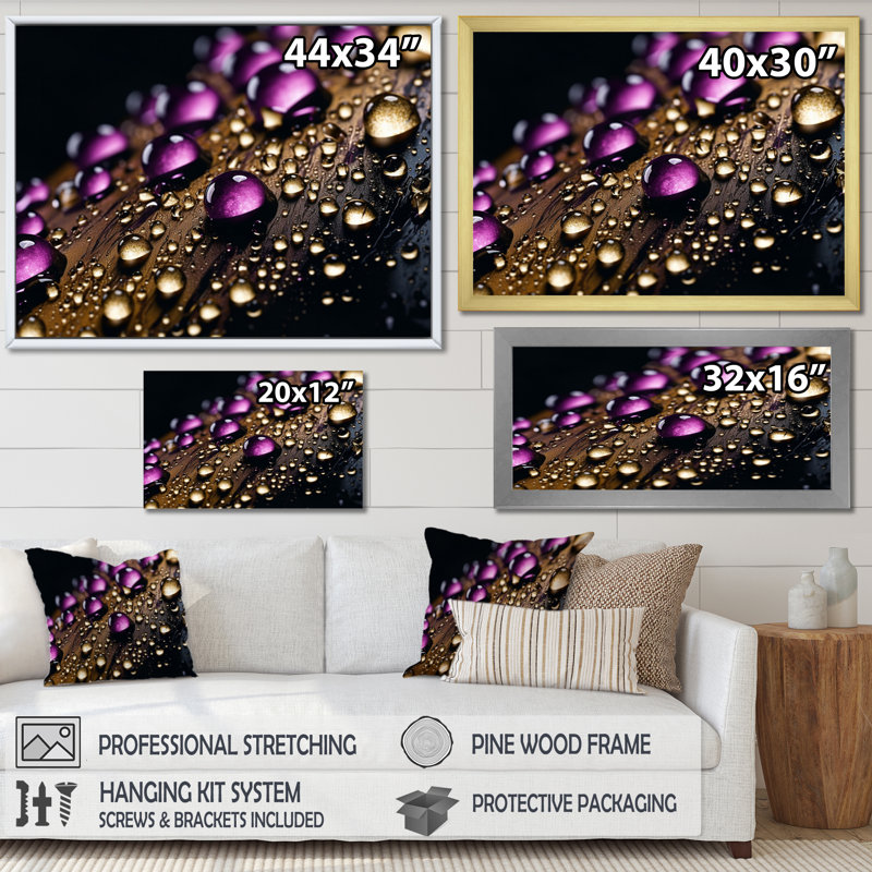 «Red Rose with Raindrops On Black III», reproduction d'art sur toile, H 30 po x l 40 po x P 1,5 po, Cadre flottant doré