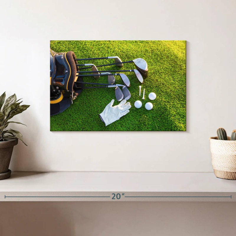 Équipement de golf Sireci sur l'herbe, H 8 po x l 12 po