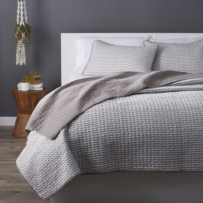 Leaves Standard Cotton Reversible Quilt Set, Mink, Full/Queen Quilt + 2 Standard Shams