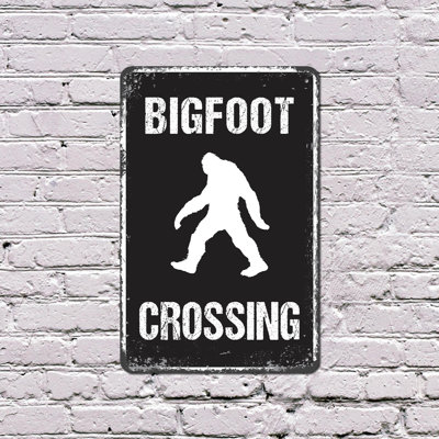 Bigfoot Crossing 10 Inch x 14 Inch Plastic Sign