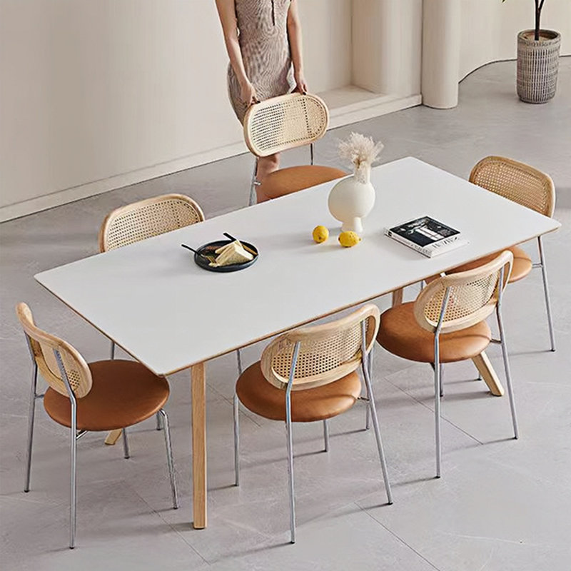 Combinaison de table et de chaises de style japonais
