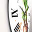 Yucca dans un pot de fleurs en céramique - Horloge murale traditionnelle-60327489