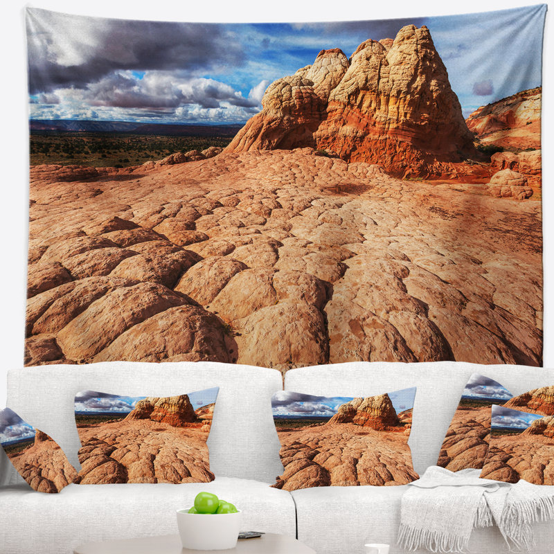 Paysage avec des roches robustes dans la tapisserie des falaises de Vermillion, H 78 po x l 92 po
