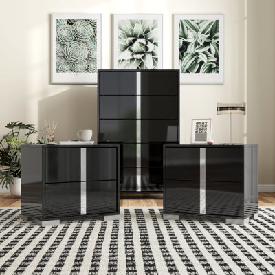 Duckworth 3-Piece Nightstands And Chest Set