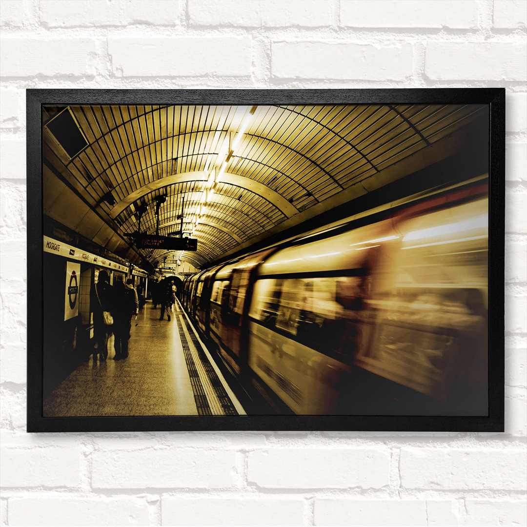 London Underground Tube - Geschlossener Eckrahmen Kunstdrucke auf Holz