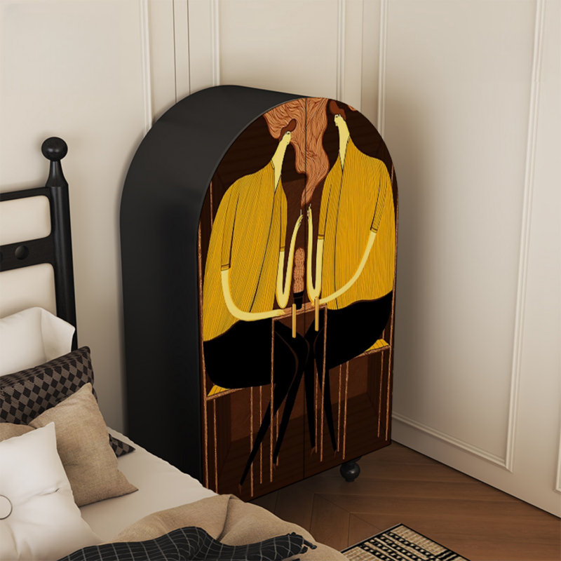 Armoire arquée avec tablettes et portes