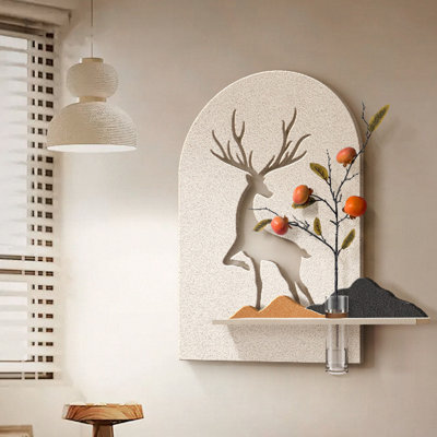 Suspension murale texturée neutre avec tablette flottante et vase à plantes pour le salon
