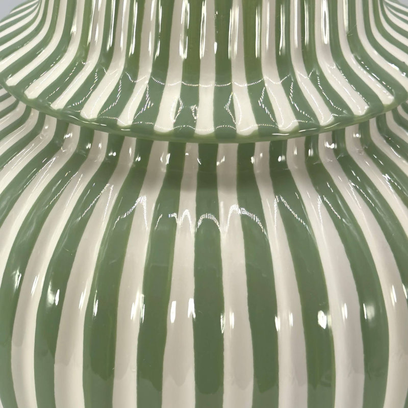 Vase en céramique à rayures vertes et blanches en forme de canne à sucre, 45,7 cm