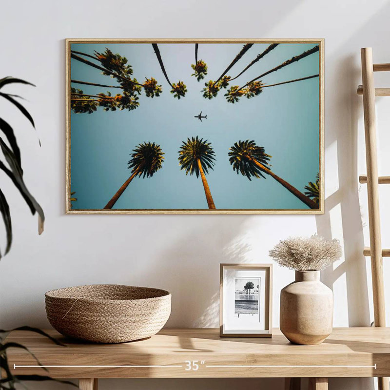 Avion sous les palmiers, 25 po x 17 po, Cadre flottant en bois naturel