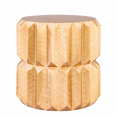 Style moderne Conçu avec plusieurs panneaux angulaires, table de bout, table d'appoint fabriquée avec une feuille d'aluminium en laiton antique doré
