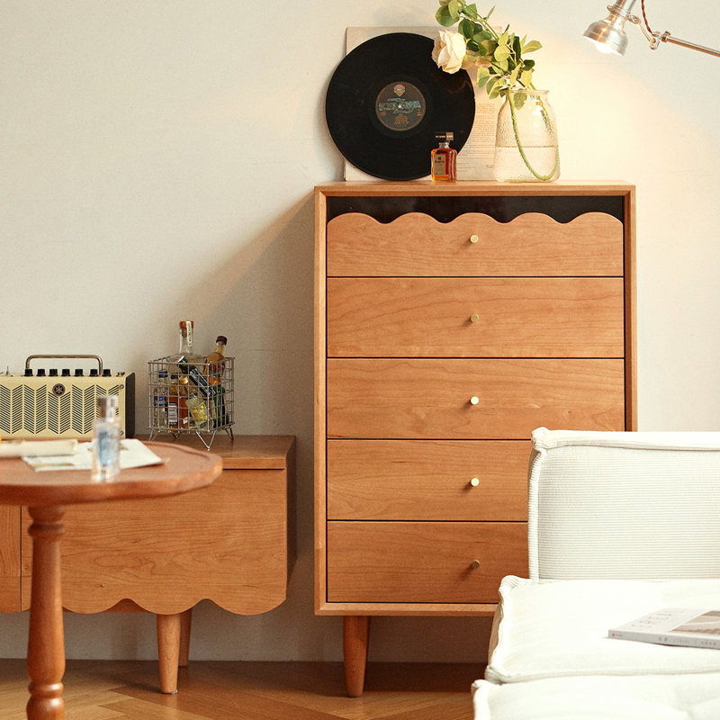 Commode d'appoint en bois de cerisier de style scandinave