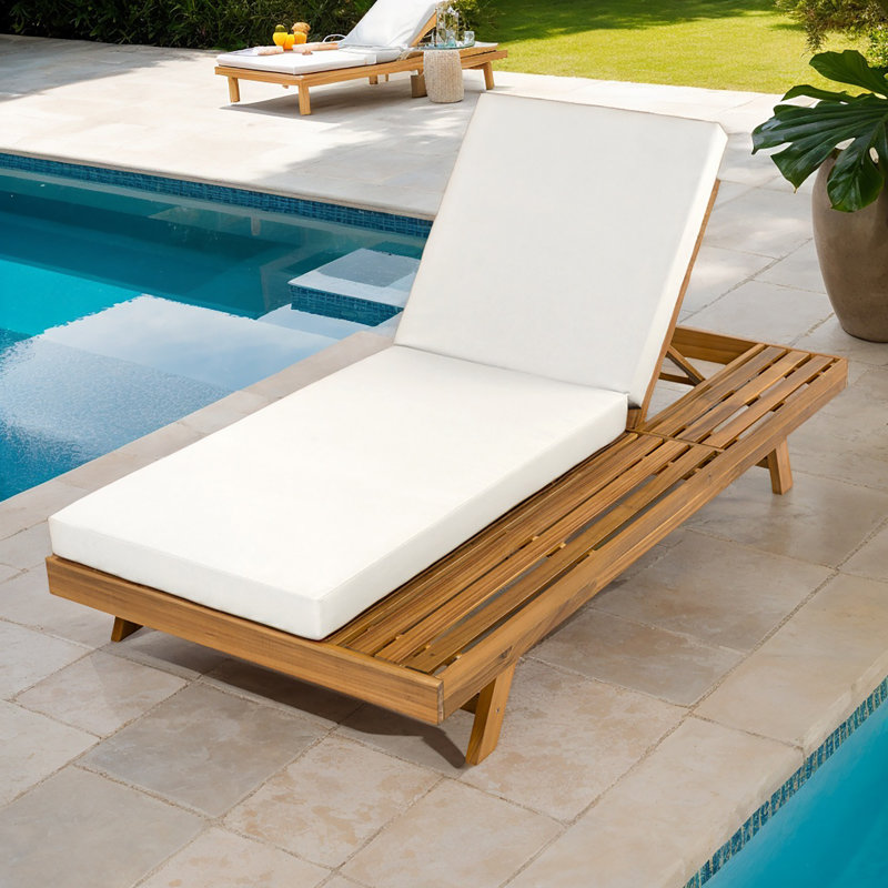 Espace extérieur pour chaise longue en bois d'acacia disponible sur un côté, coussin inclus, Crème