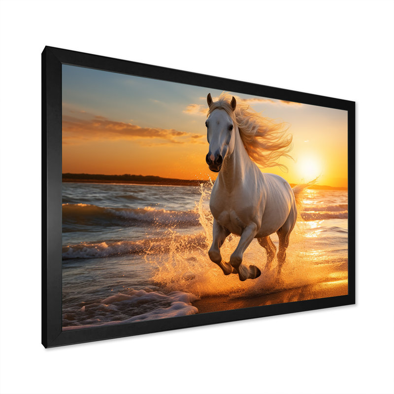 Cheval sauvage qui court sur la plage 1 - Reproduction encadrée de plage côtière, Cadre d'angle fermé noir