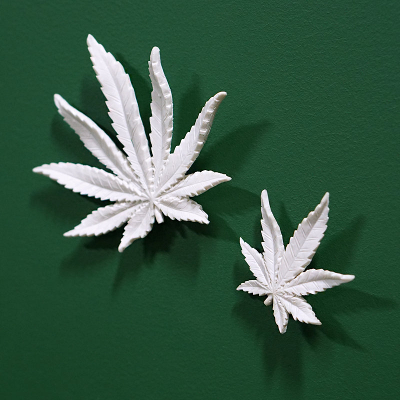 Jeu de feuilles de marihuana