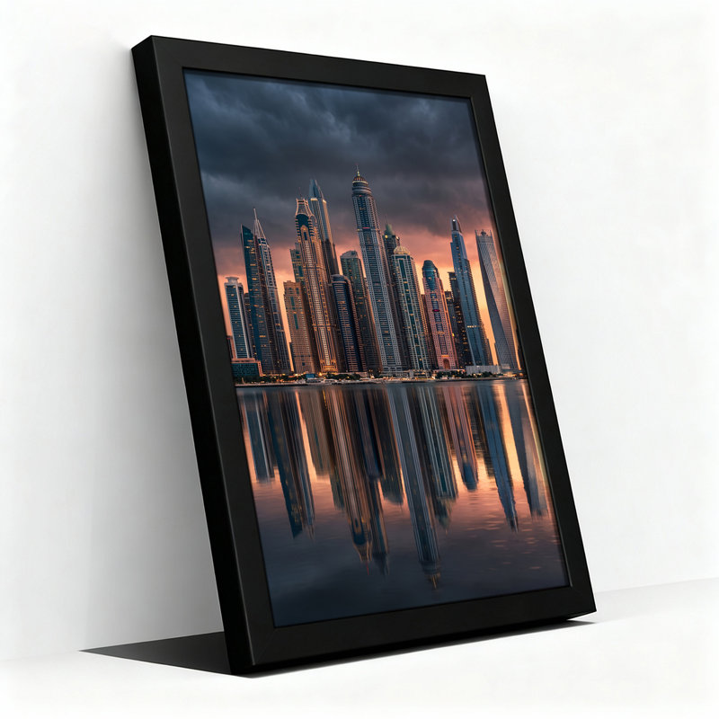 Art mural sur toile, "Skyline de Dubaï reflété dans l'eau au coucher du soleil", H 36 po x l 24 po