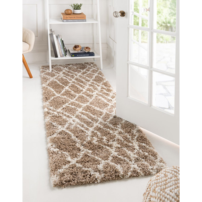 Tapis géométrique en polypropylène tissé à la machine brun / ivoire, Tapis de couloir 2 pi 7 po x 10 pi