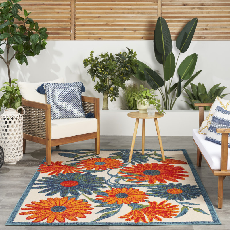 Noleen Floral Indoor/Outdoor Area Rug, Rectangle 3'6" x 5'6"