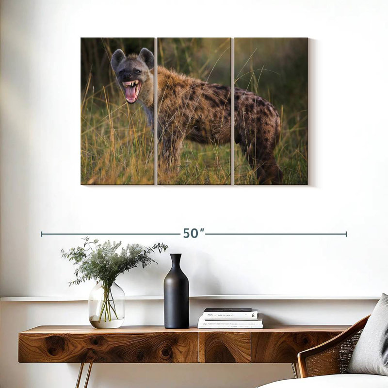 Growling Hyena, 24" H x 38" W