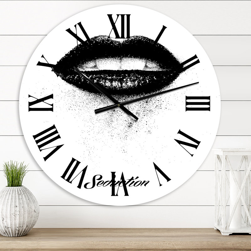Monogramme de femme noire - horloge murale moderne, Surdimensionné