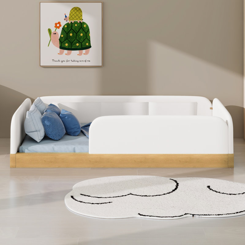 Lit plateforme tapissier avec garde-corps et sacs de rangement