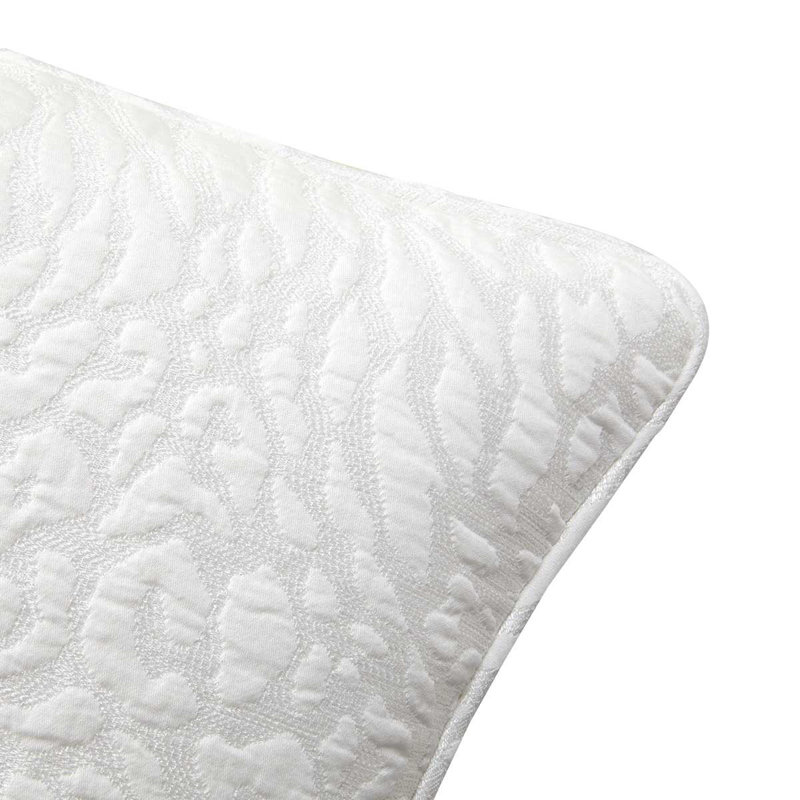 Souvenir Lumbar Pillow Cover & Insert, Blanc