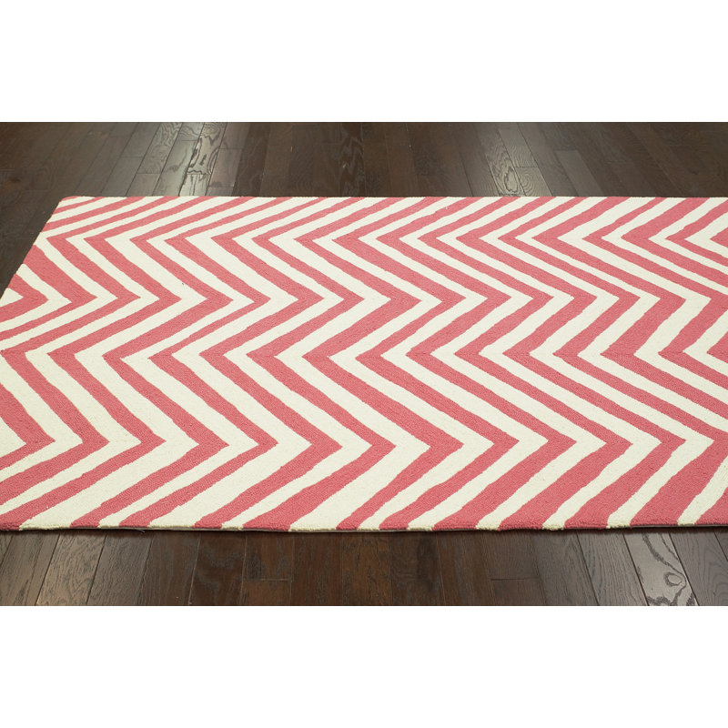 Oneil Chevron Indoor Rug, 5' x 8'