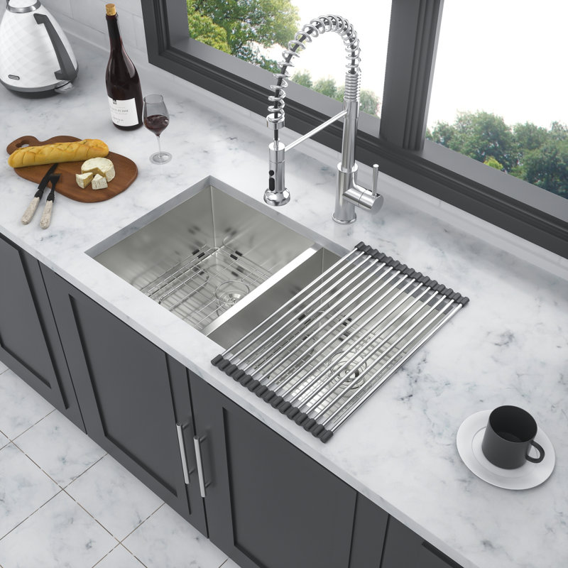 Exceptional Functionality Stainless Steel Elegant Undermount Kitchen Environment