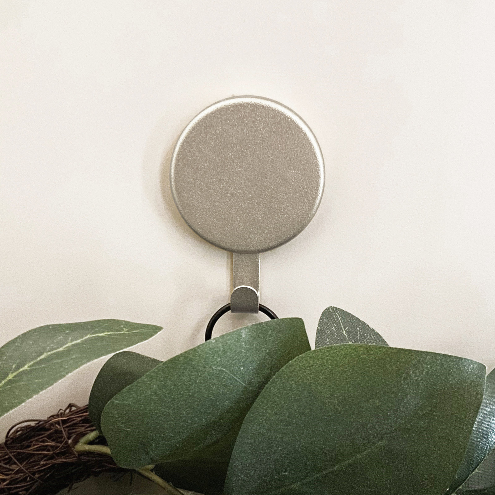Lekhraj Magnetic Hanger, 1, Textured Silver