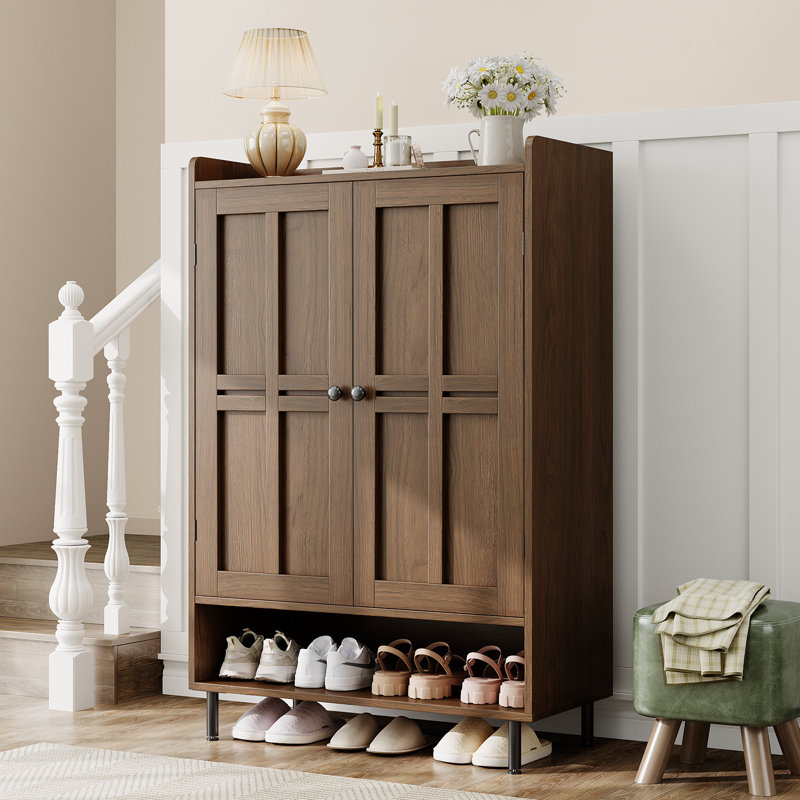 Armoire à chaussures Aleatha 6 paires à 24 paires avec portes et tablettes réglables pour le vestibule, Noyer