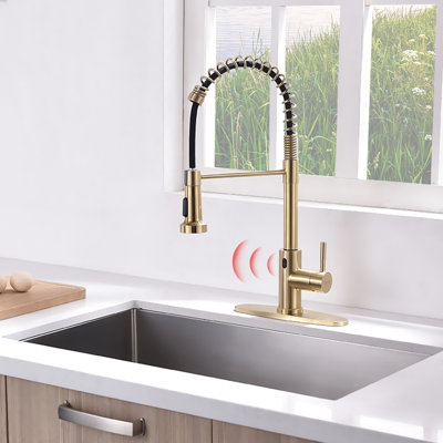 Robinet de cuisine intelligent brossé automatique en or brossé, sans contact avec capteur de mouvement et robinet rétractable pour hygiène en or, performance avancée