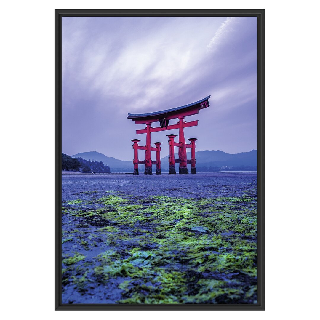 Gerahmtes Wandbild Torii in Hiroshima Japan