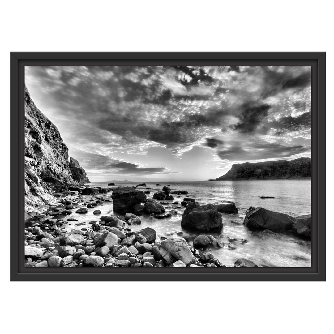 Gerahmtes Wandbild Felsen am Strand