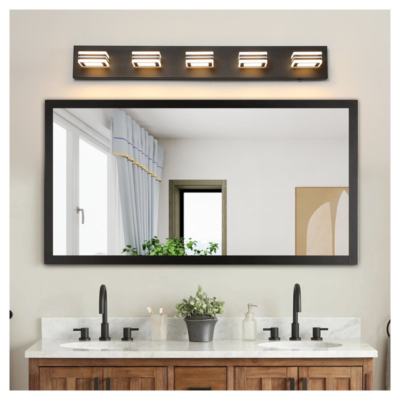 Luminaire de salle de bain moderne à DEL 34 po - 5 lumières à intensité variable avec abat-jour en acrylique pour éclairage de miroir