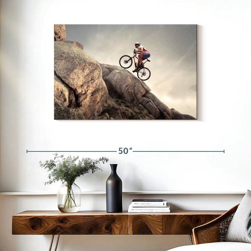 Rocky uphill cycling Sireci, H 24 po x l 36 po