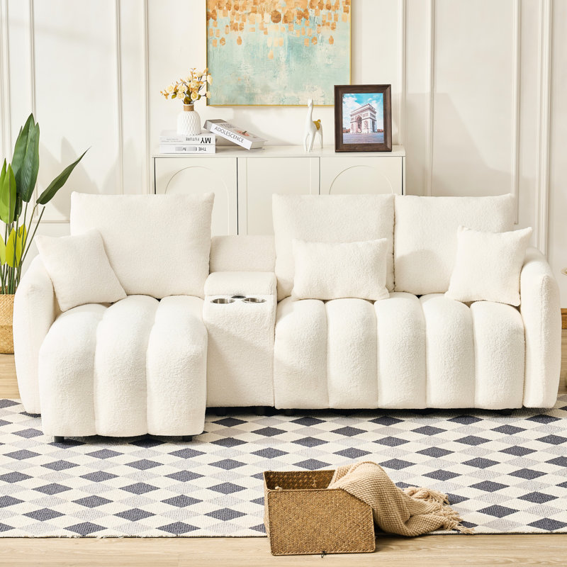 Idéale pour ses 5 appartements de 91,3 pouces de profondeur avec une console centrale et 3 coussins pour le confort, cette table basse est idéale.
