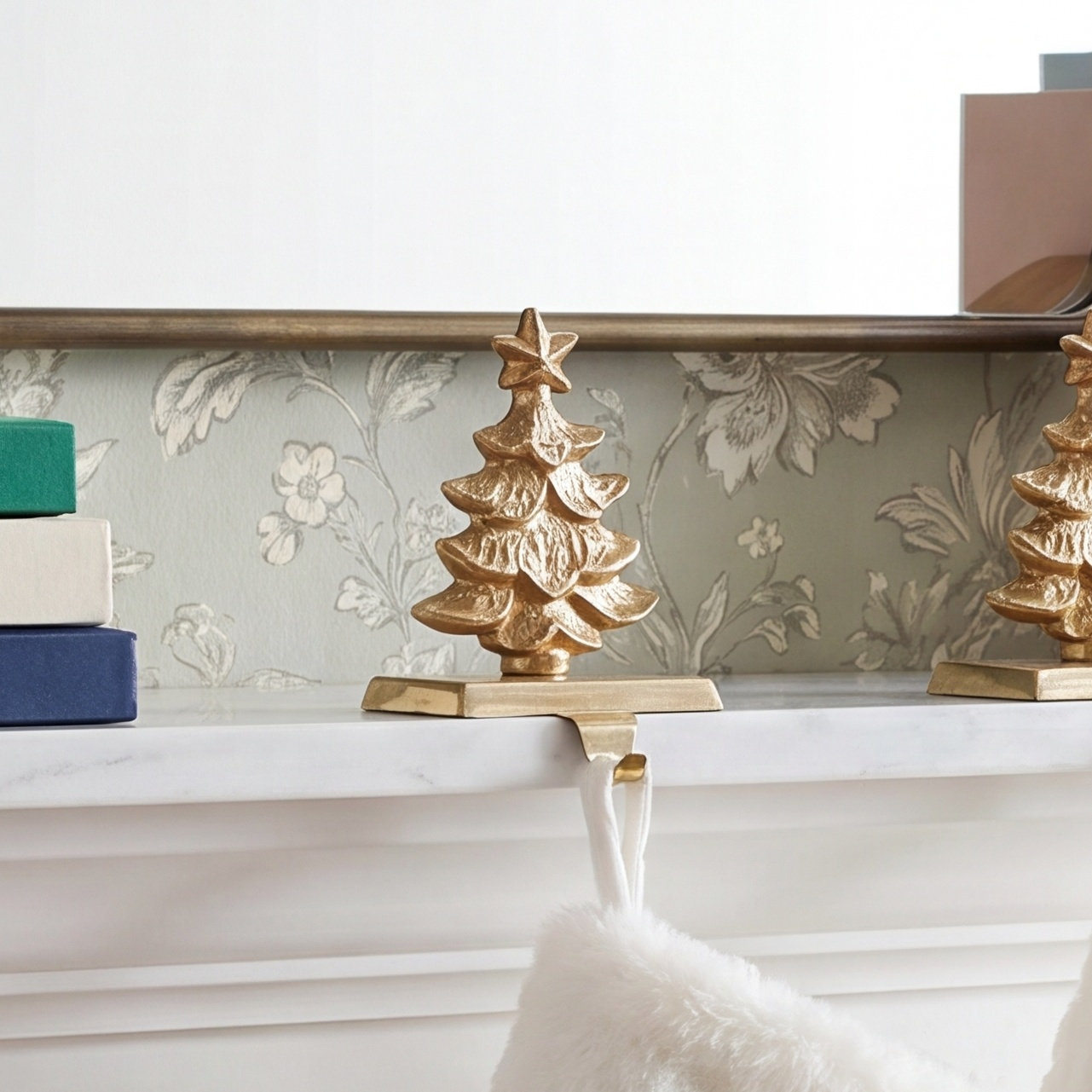 Lenzini Stocking Holder