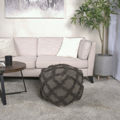 Pouf en laine et coton fabriqué à la main de couleur brune