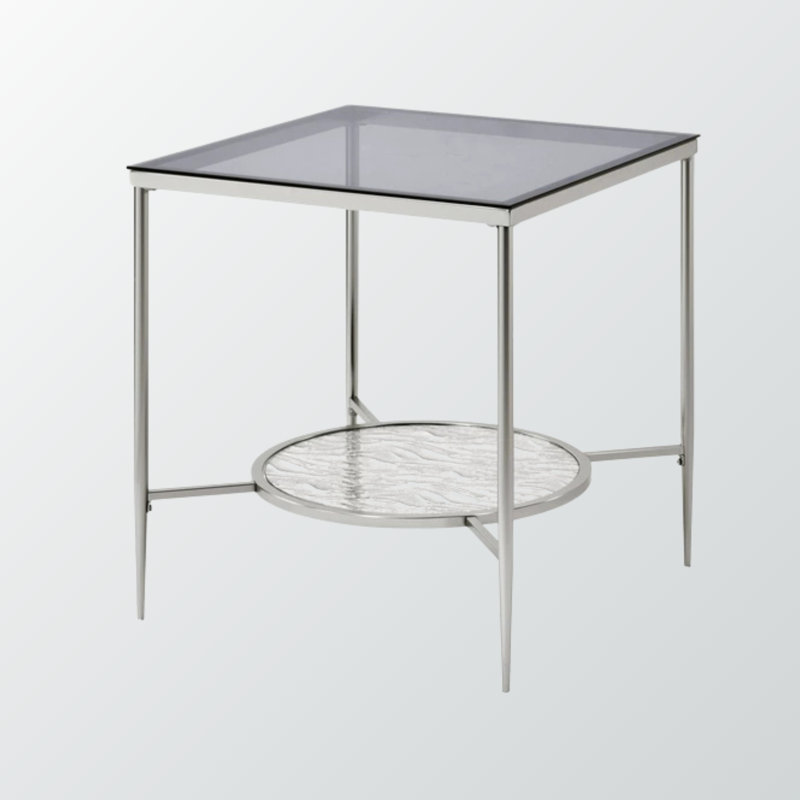 Table de bout moderne en verre Liora - structure en métal chromé, plateau trempé fumé et tablette ronde texturée pour le salon