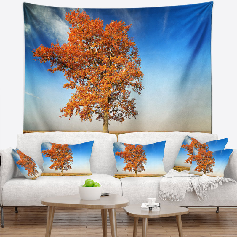 Paysage avec tapisserie d'arbre d'automne solitaire, H 78 po x l 92 po